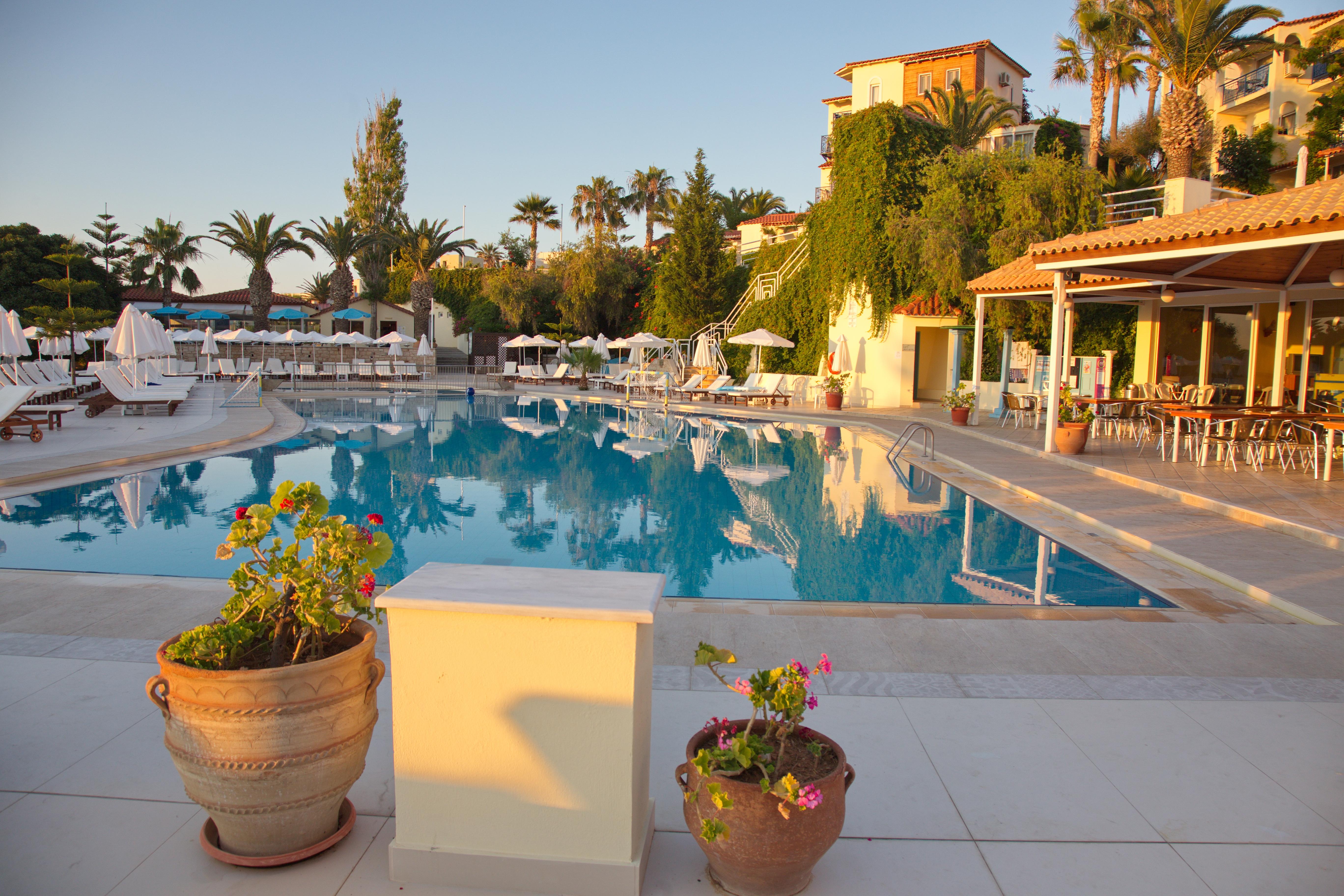 Rethymno Mare & Water Park Hotell Skaleta Exteriör bild