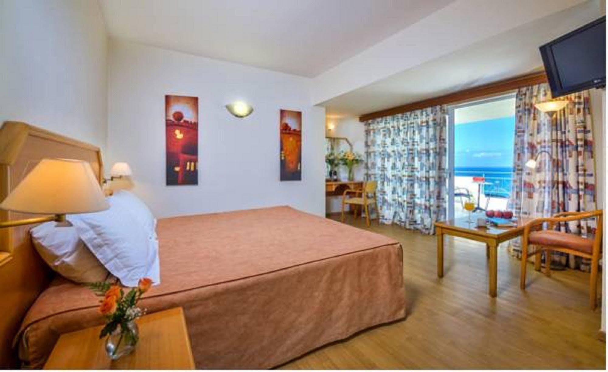Rethymno Mare & Water Park Hotell Skaleta Exteriör bild